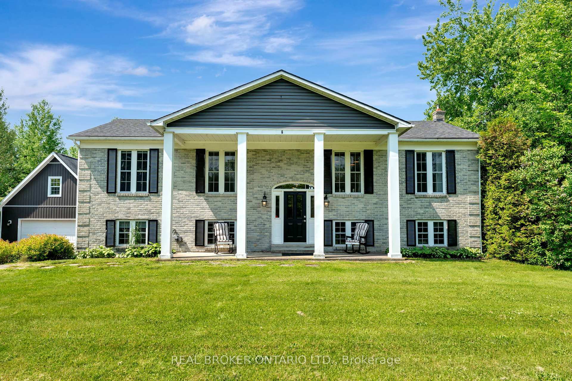 Property Photo: 326 Johnston Road ON K0G 1J0