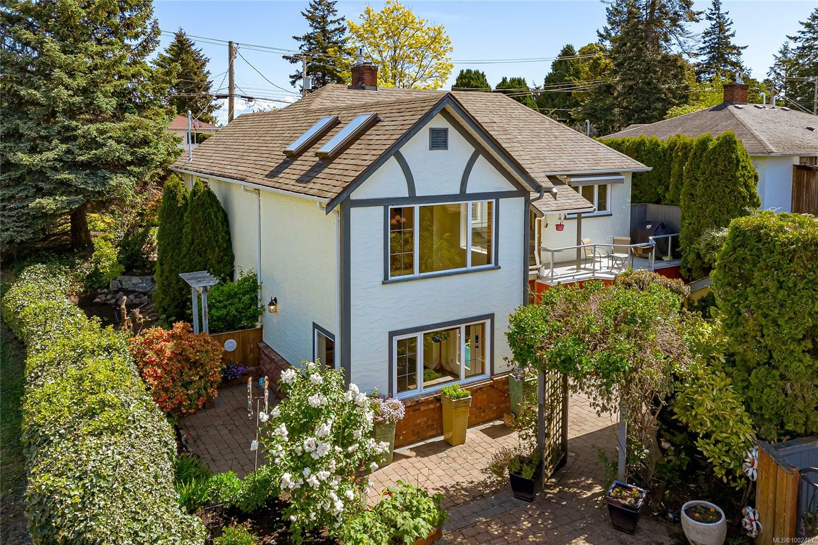 Property Photo: 3872 Carey Rd BC V8Z 4C7