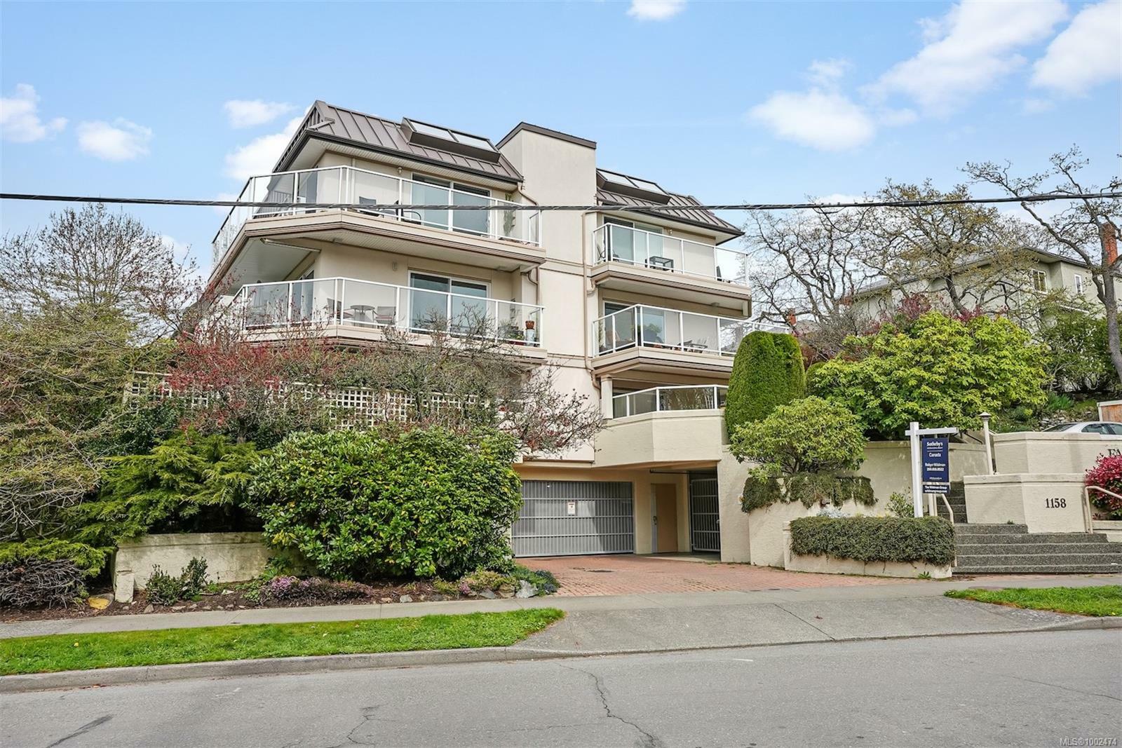Property Photo:  1158 Fairfield Rd 203  BC V8V 3B1 