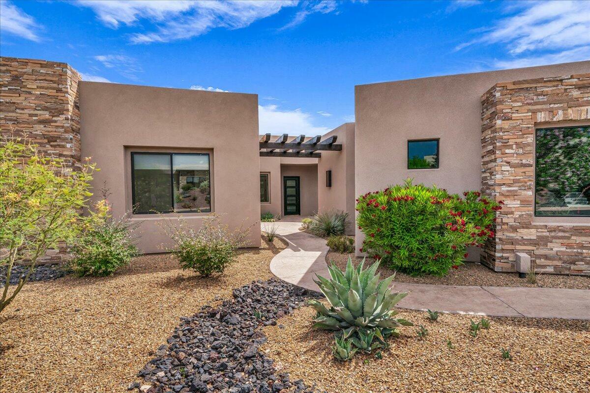 Property Photo: 2197 W Reserve Cir UT 84770