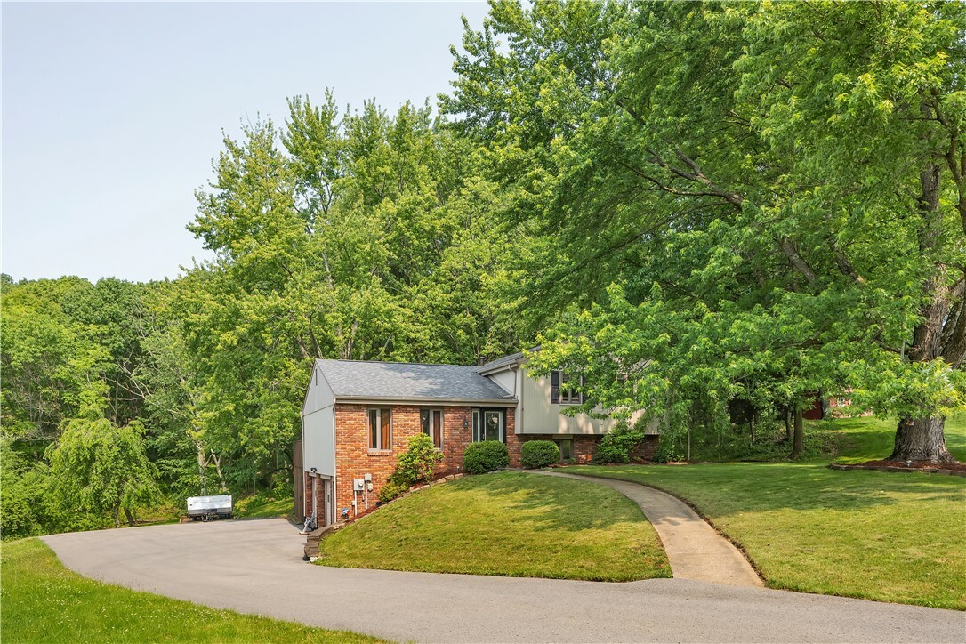 Property Photo:  5015 Graphic Dr  PA 15044 