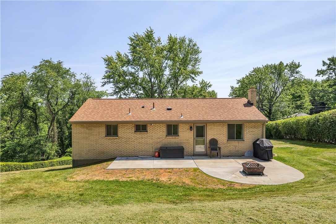 Property Photo: 2931 Kilcairn Ln PA 15101