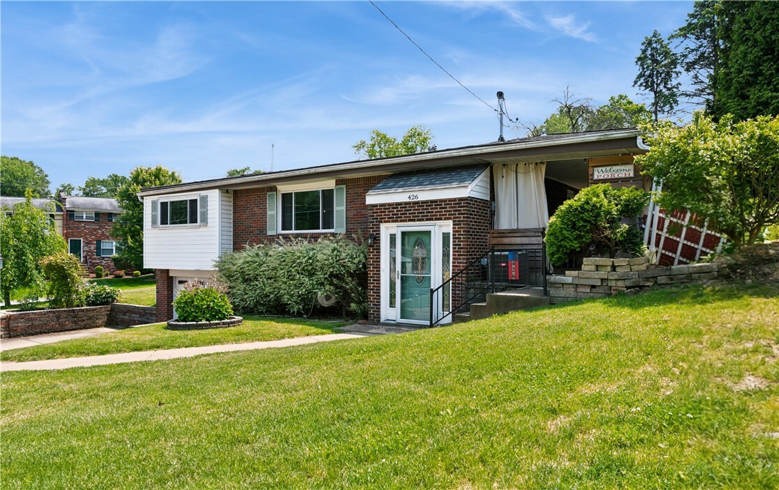 Property Photo:  426 Mower Dr  PA 15239 