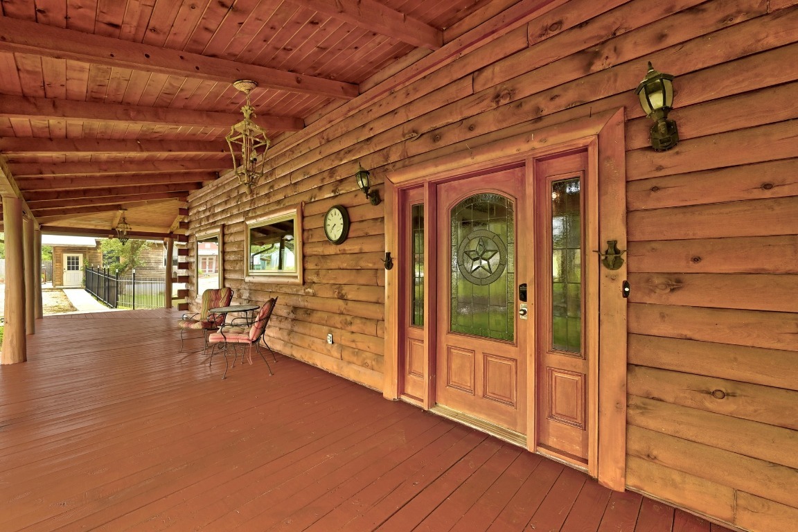 Property Photo: 421 Thurman Road TX 78666