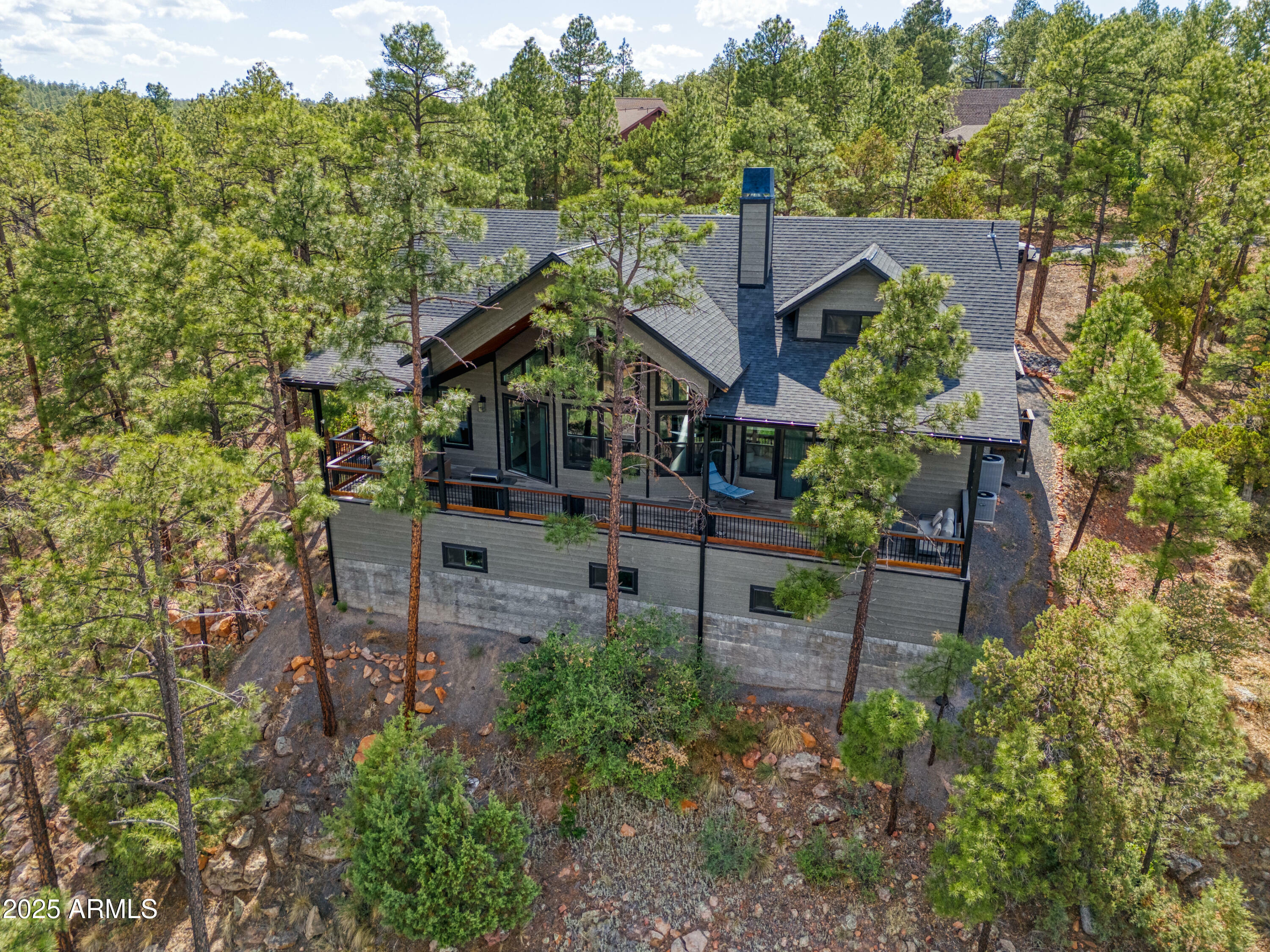 Property Photo: 1310 E Pine Oaks Drive AZ 85901