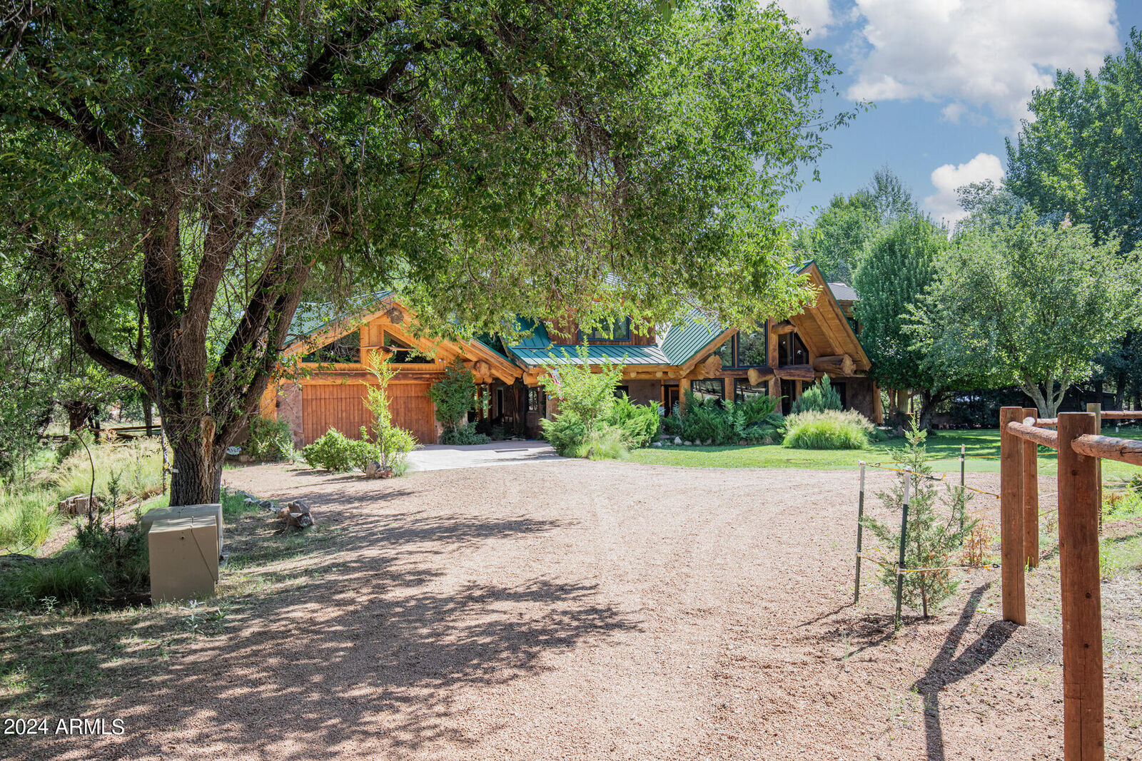 Property Photo: 3006 E Posey Court AZ 85541