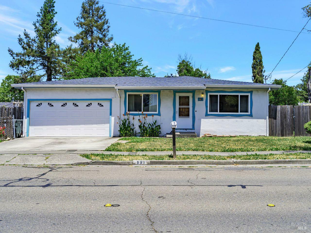 Property Photo:  991 Russell Avenue  CA 95403 