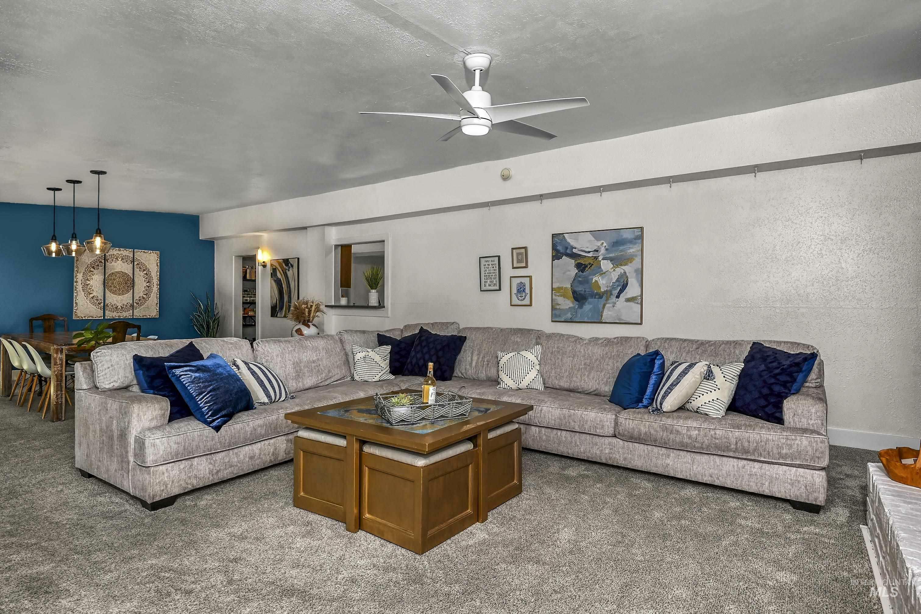 Property Photo: 916 E McKinley St ID 83712