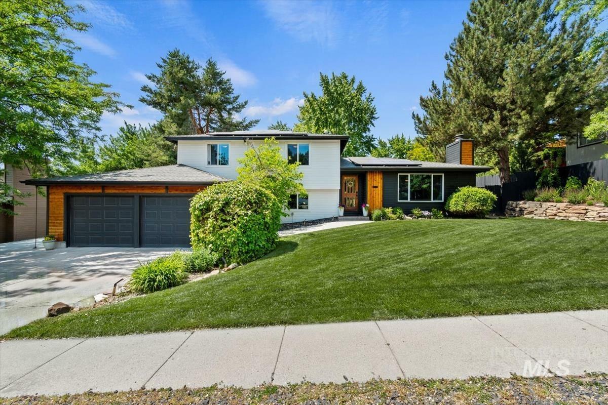 Property Photo: 3110 E Stone Point Dr ID 83712