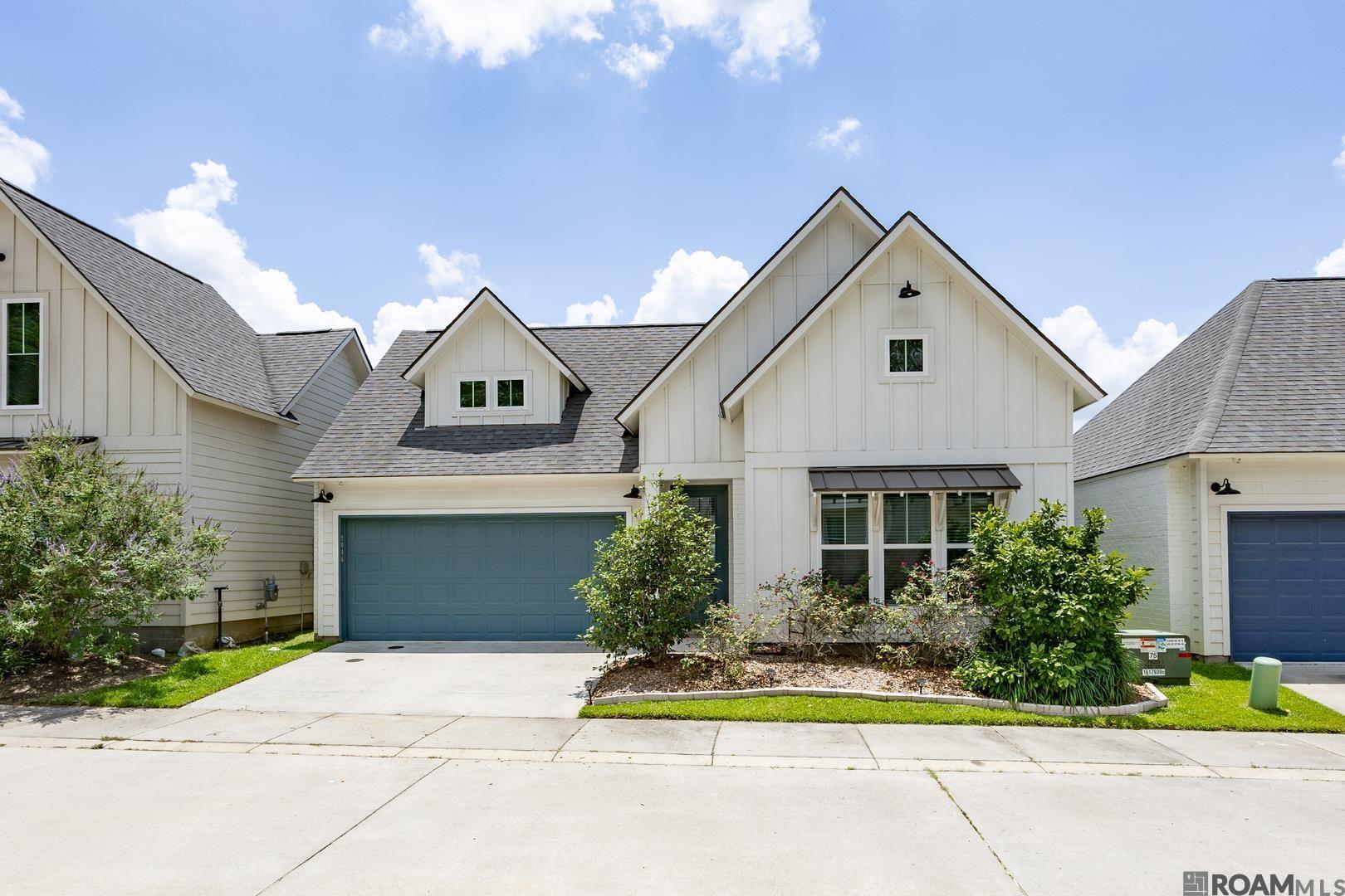 Property Photo: 9016 Stonecroft Ave LA 70810