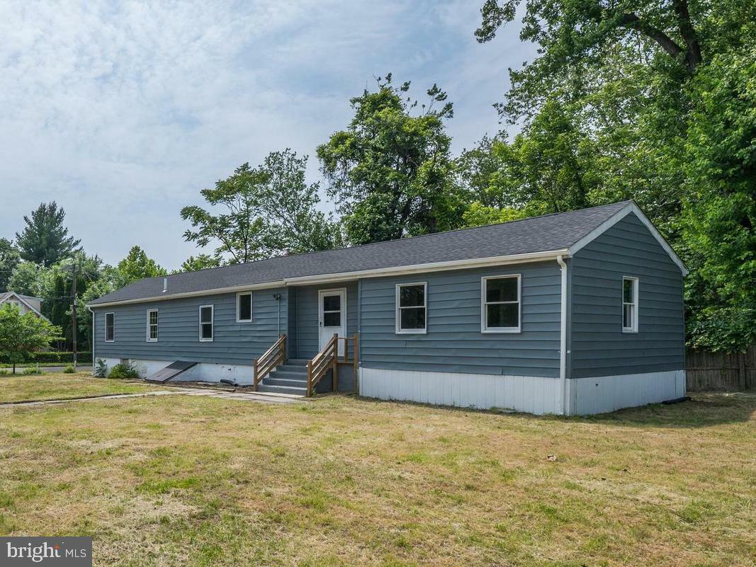 Property Photo:  624 Hunt Avenue  NJ 08610 