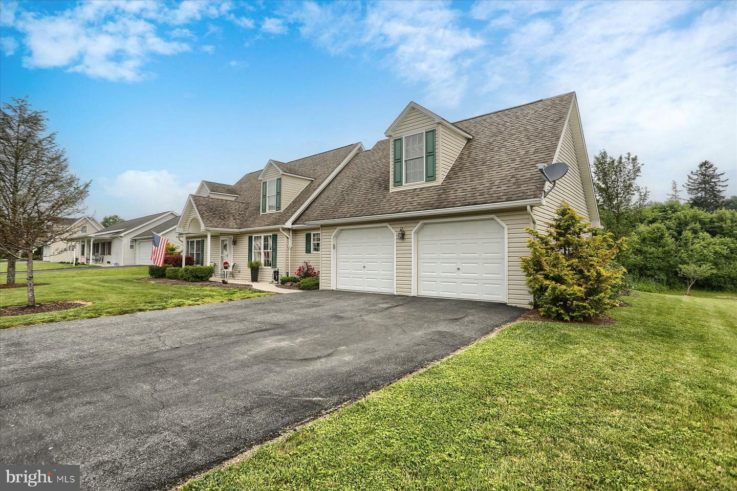 Property Photo: 300 Barnett Street PA 17068