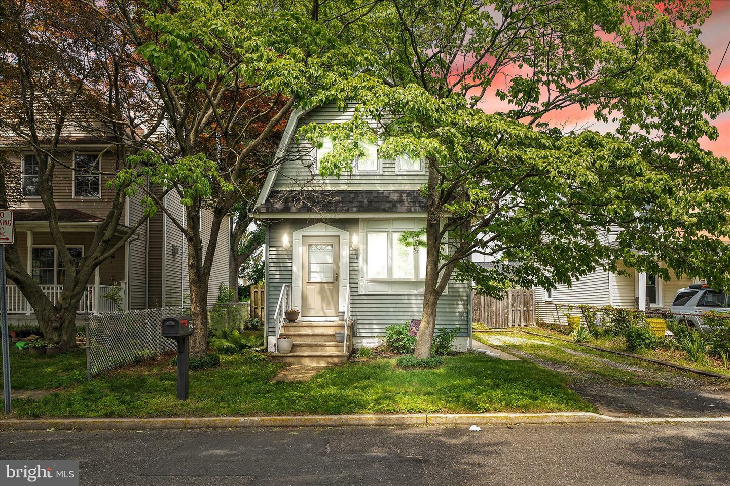 Property Photo:  32 Victoria Avenue  NJ 08610 