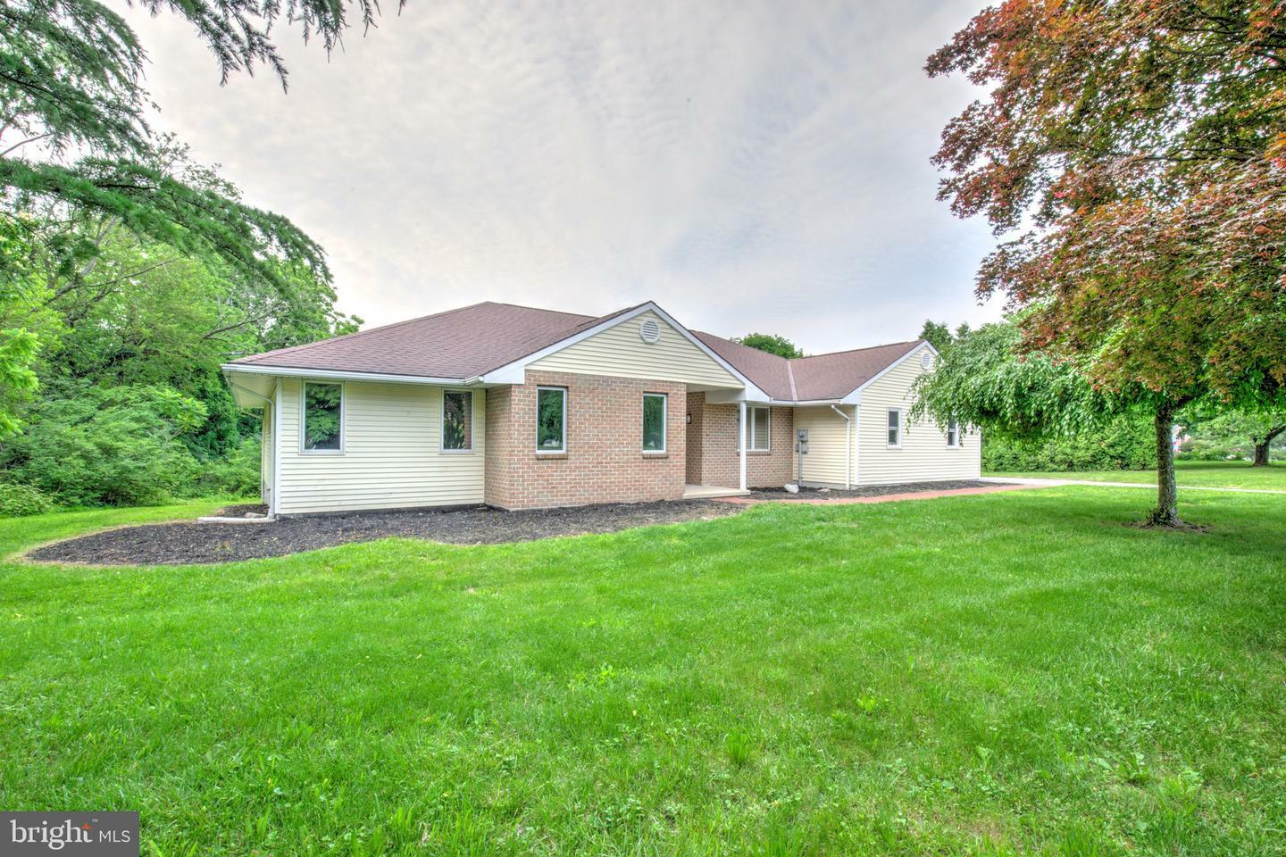 Property Photo: 1017 Mill Road PA 19533