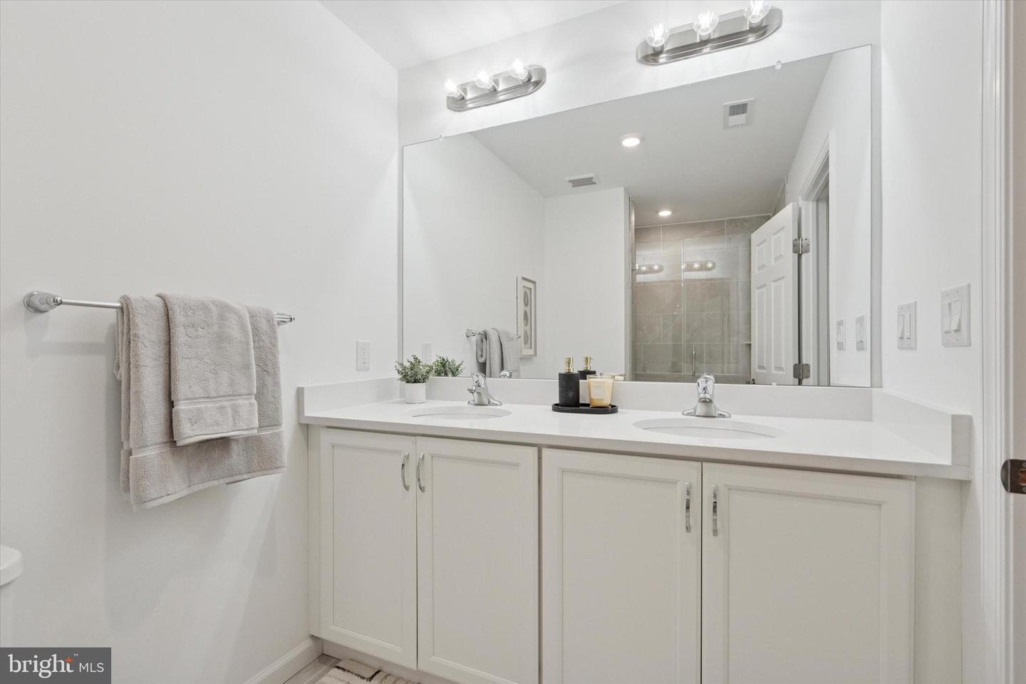 Property Photo: 16342 River View Court PA 19007