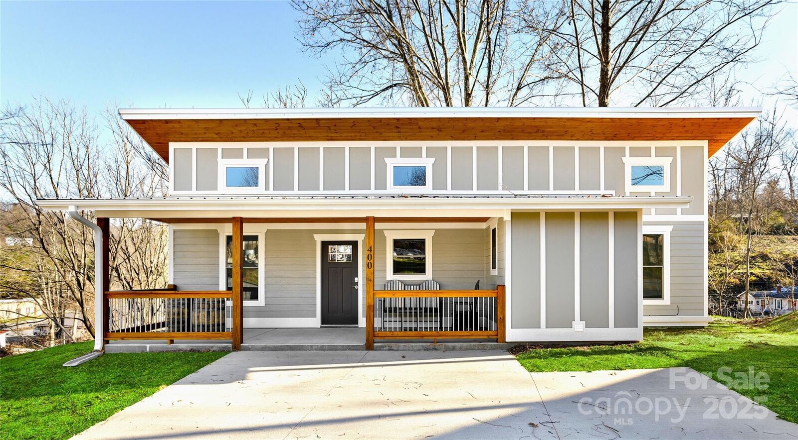 Property Photo:  400 Wall Street  NC 28786 