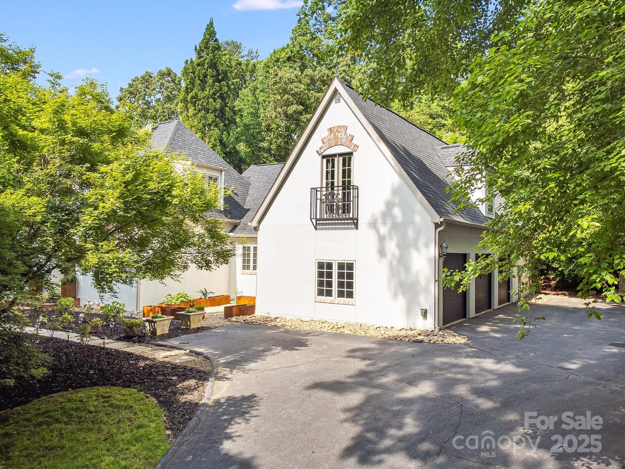 Property Photo: 280 Sweetwater Hills Drive NC 28791