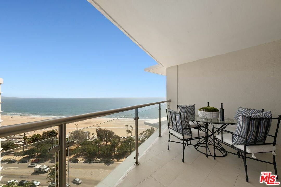 Property Photo:  201 Ocean Ave  CA 90402 