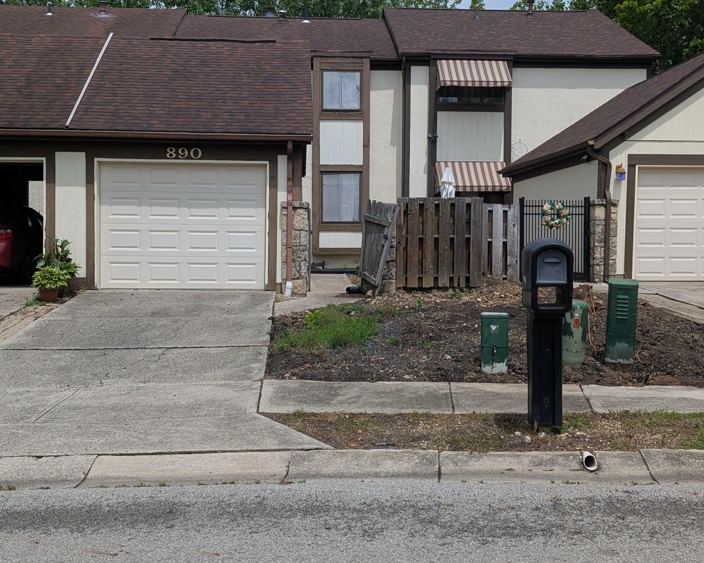 Property Photo: 890 Tamara N Drive OH 43230