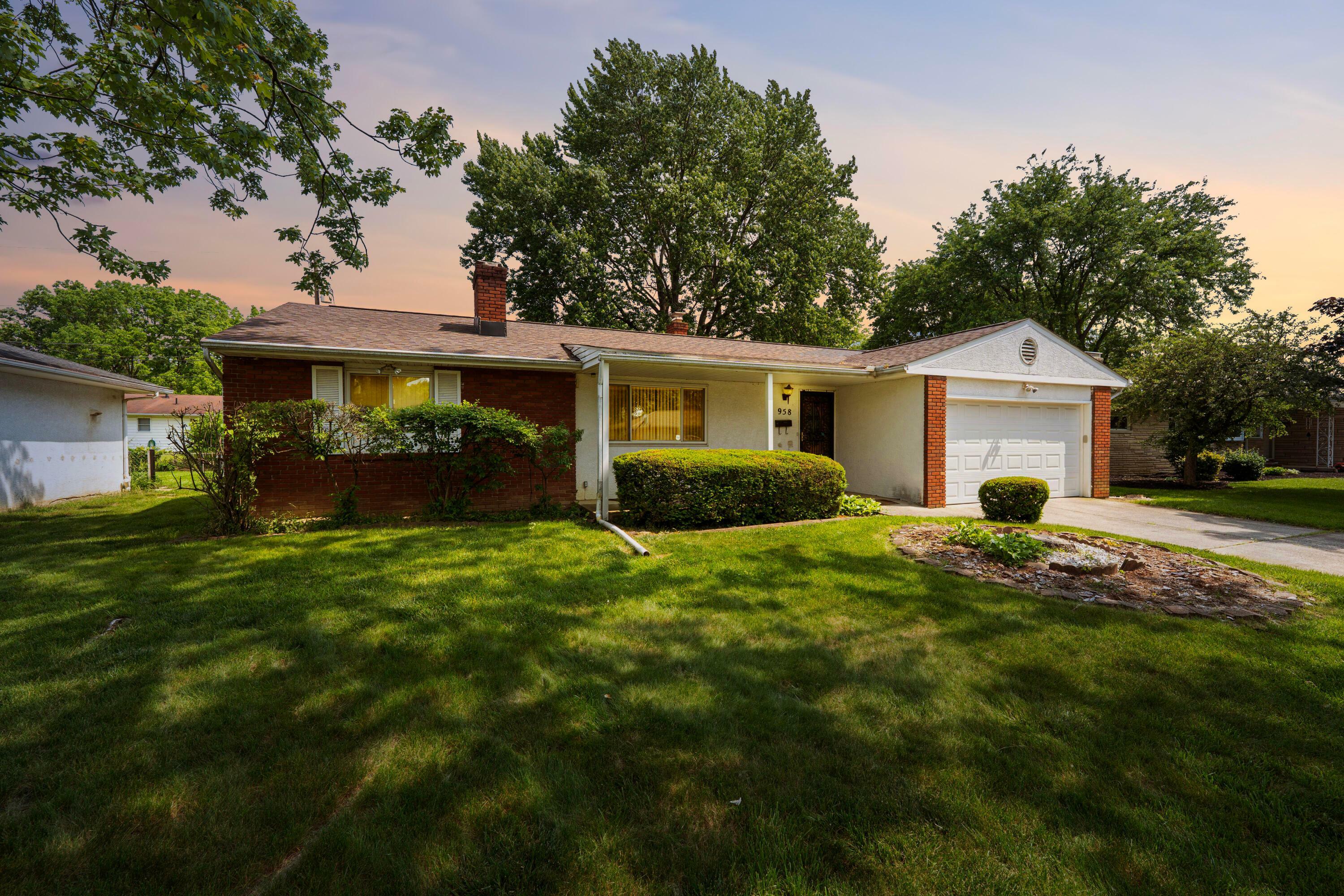 Property Photo: 958 Janet Drive OH 43224