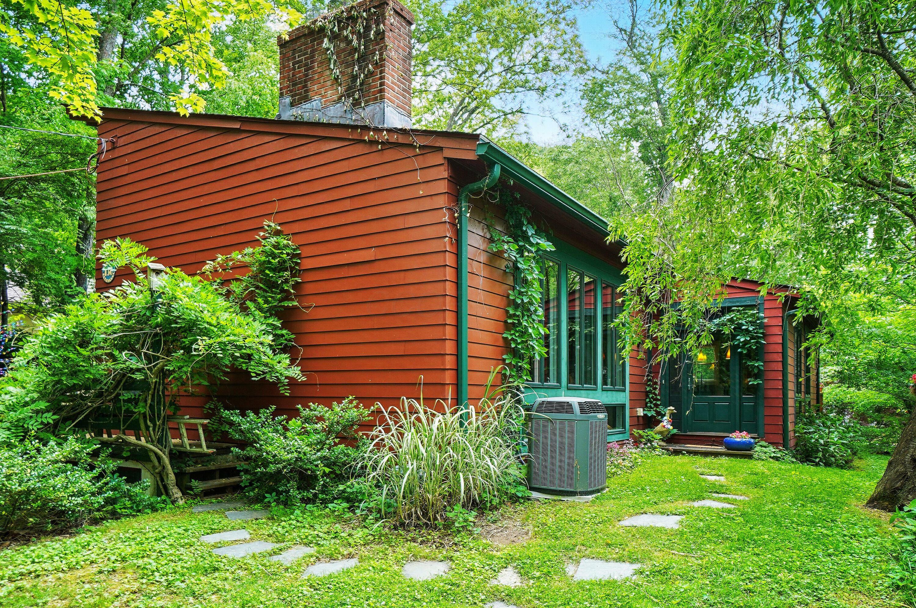 Property Photo: 136 Shepardson Court OH 43023
