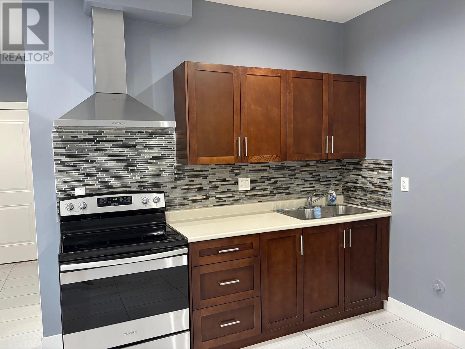Property Photo:  1309 Ewen Avenue  BC V3M 5E6 