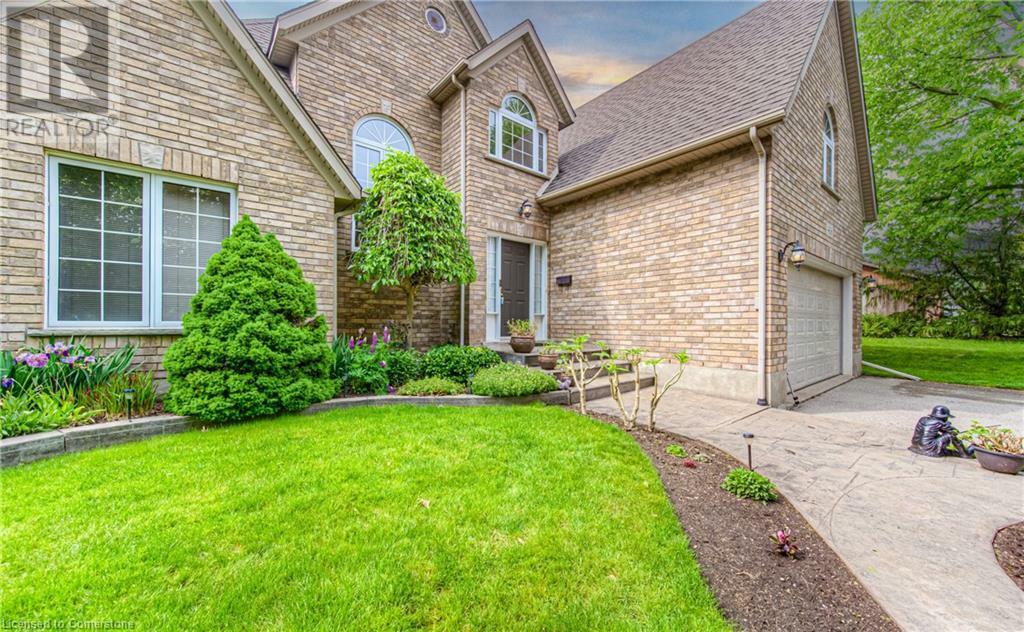 Photo de la propriété: 416 Forestlawn Road ON N2K 2J6