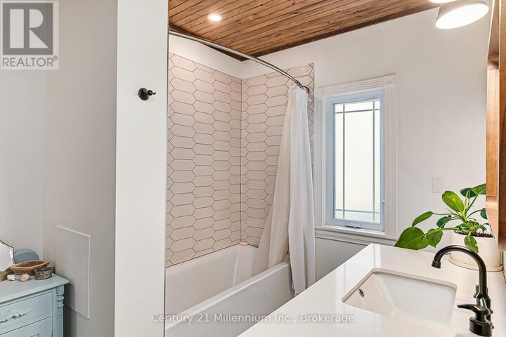 Photo de la propriété:  285 Maple Street  ON L9Y 2R3 