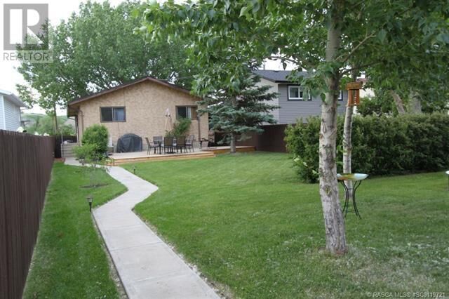 Property Photo: 1335 4 Avenue Southwest AB T0J 0Y3