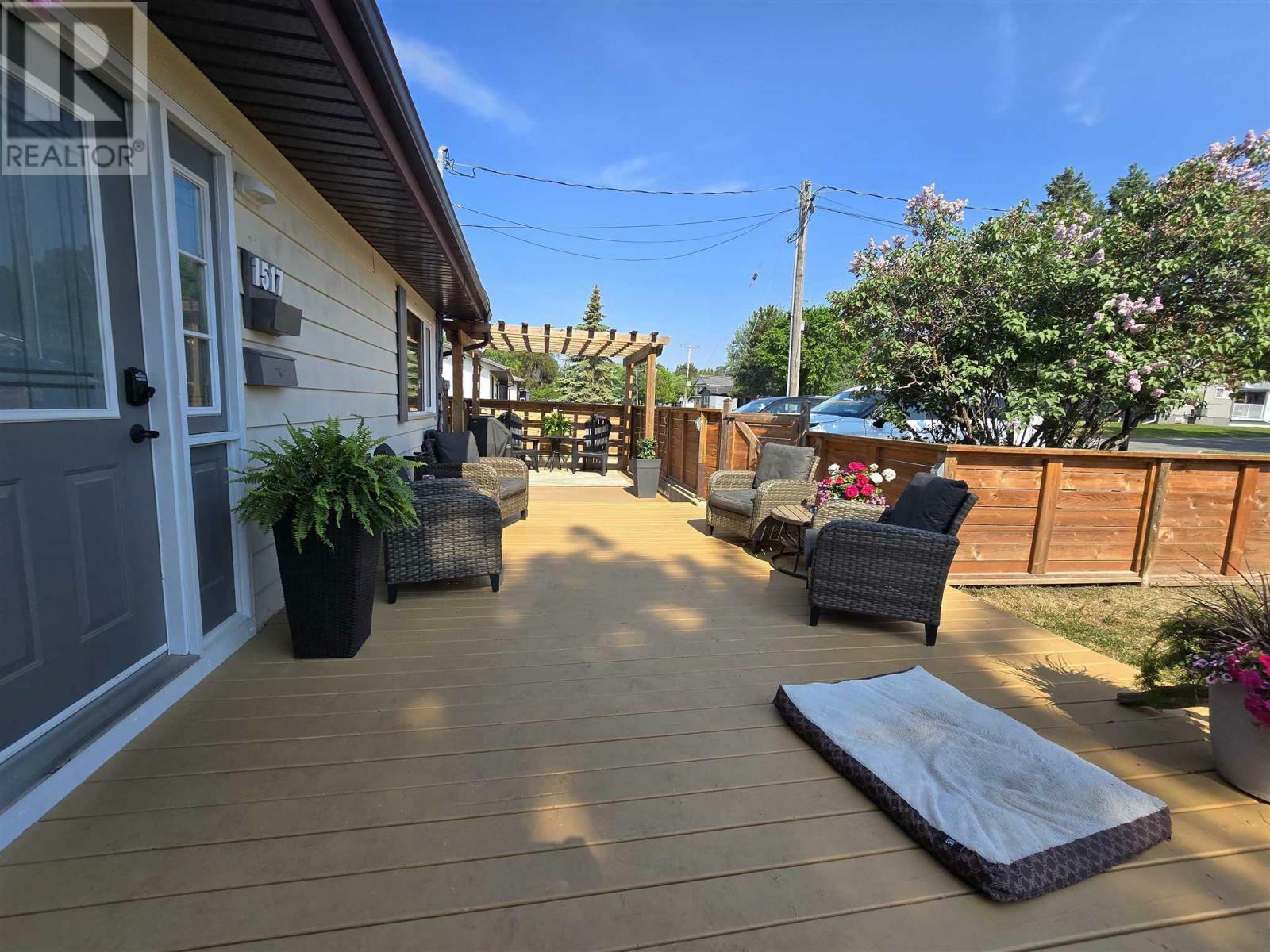 Property Photo:  1517 Valley Dr  ON P9N 4K5 