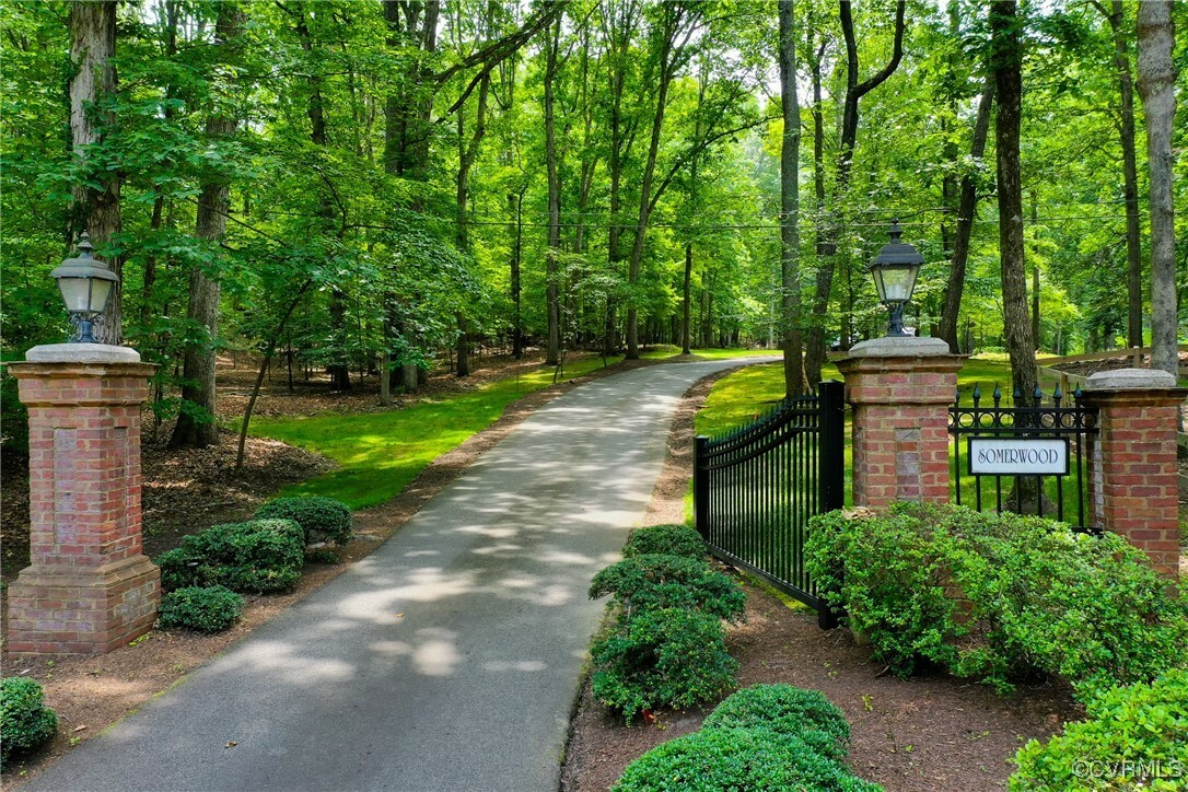 Property Photo: 3320 Traylor Drive VA 23235