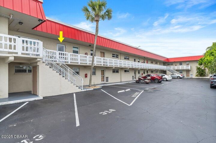 Property Photo: 2901 N Halifax Avenue 215 FL 32118