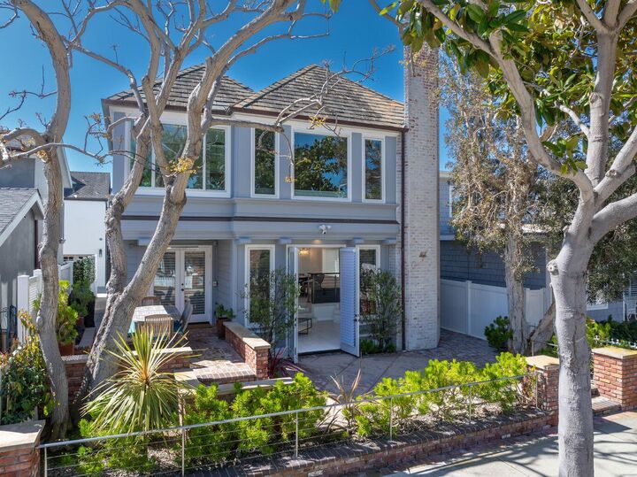 Property Photo:  2117 Miramar Drive  CA 92661 