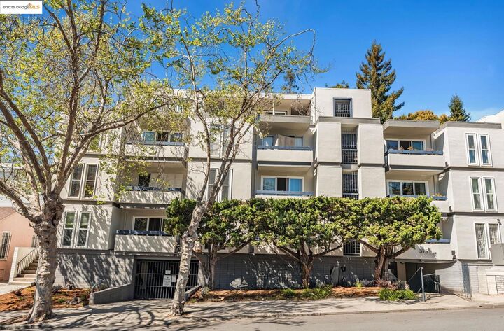 Property Photo:  375 Jayne Avenue 106  CA 94610 