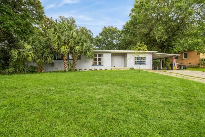 Property Photo: 861 Wynnehurst Street FL 32503