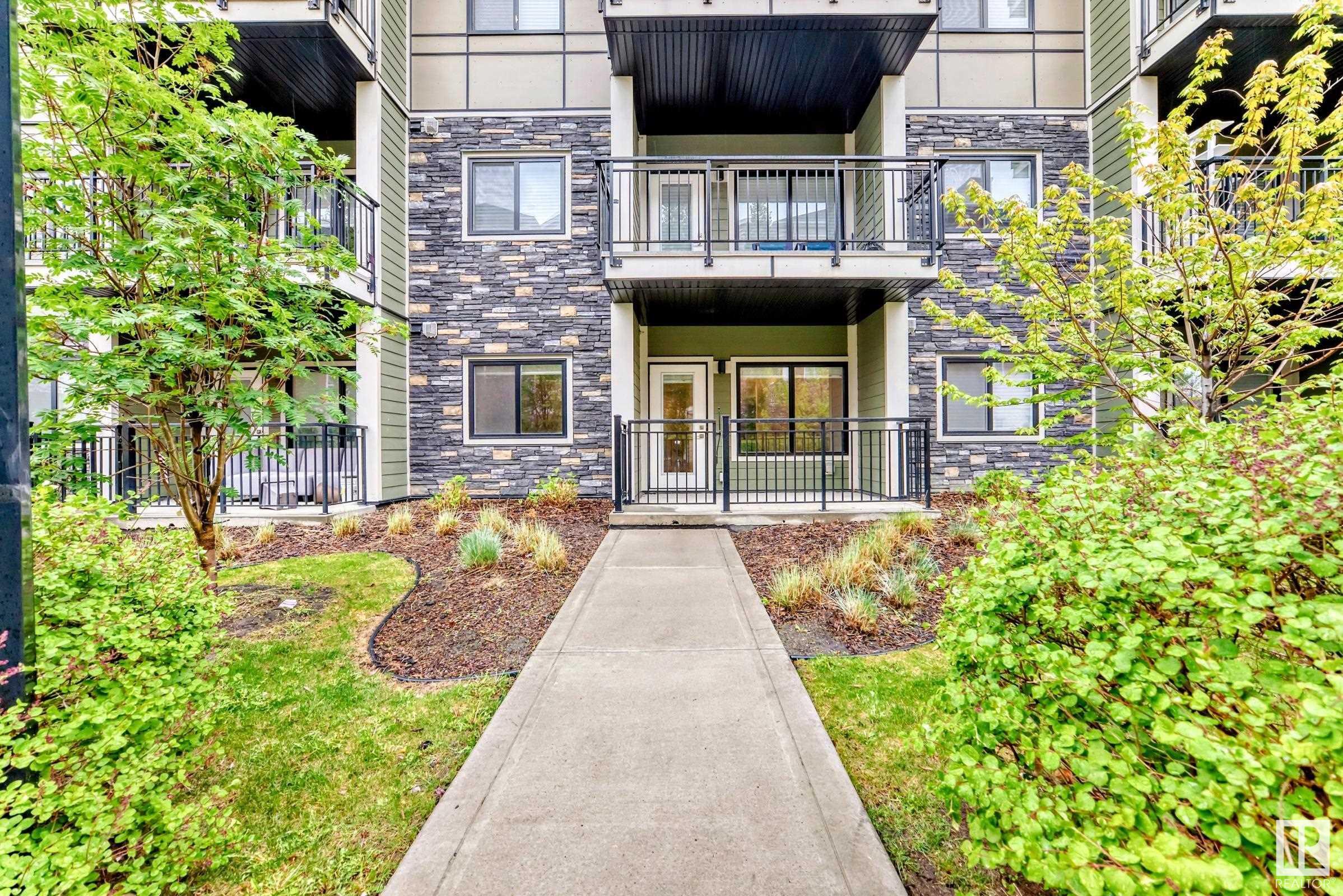 Property Photo: 560 Griesbach Parade Parade NW 114 AB T5E 6X1