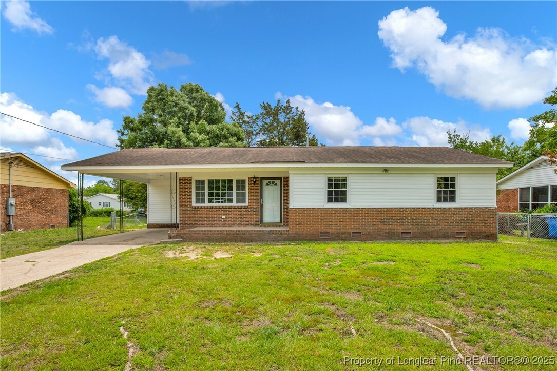 Property Photo: 4709 Alamance Road NC 28304