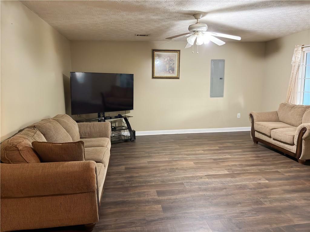 Property Photo: 13 Hilltop Street GA 30501
