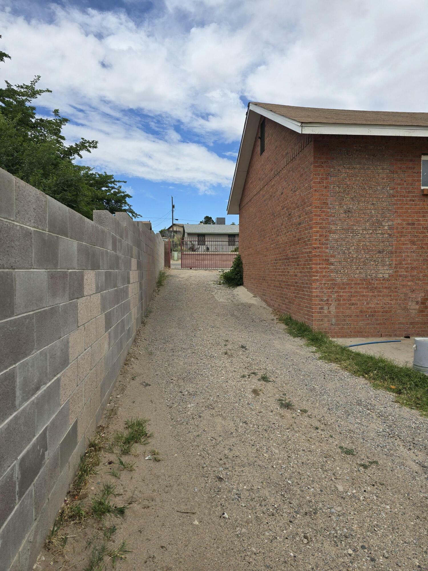 Property Photo: 2924 Owen Road SW NM 87121