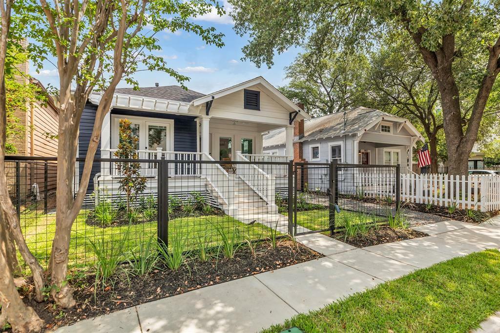 Property Photo:  904 Willard Street  TX 77006 