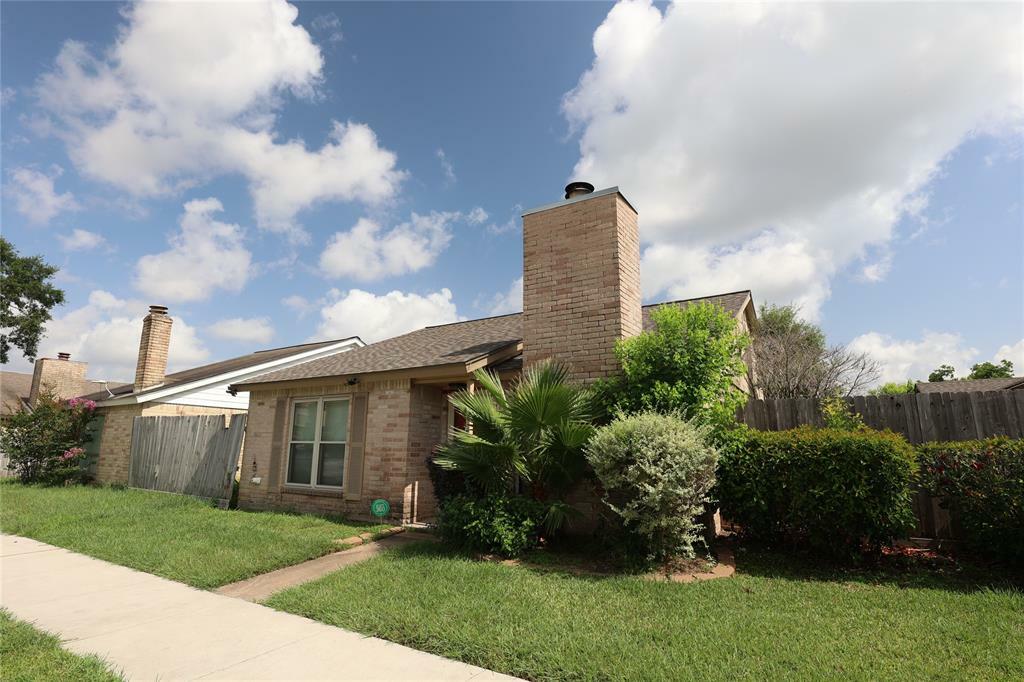 Property Photo: 6416 Dawnridge Drive TX 77035
