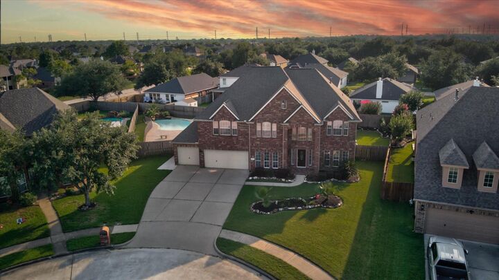 Property Photo: 2402 Leslie Lane TX 77536