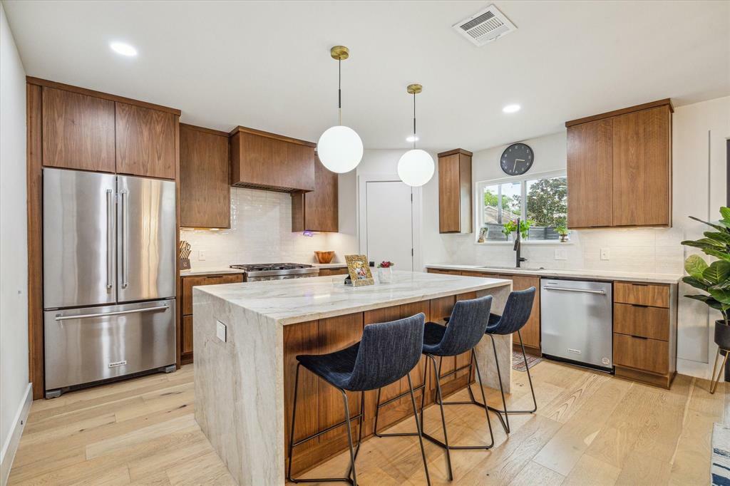 Property Photo: 1506 Du Barry Lane TX 77018