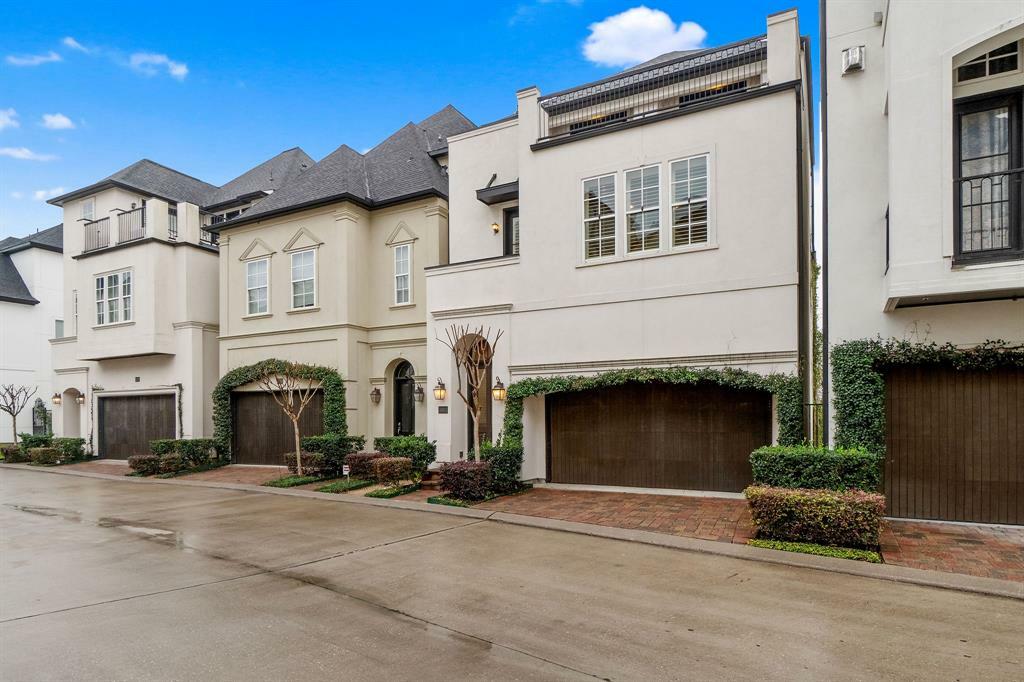 Property Photo: 1811 Upland Lakes TX 77043