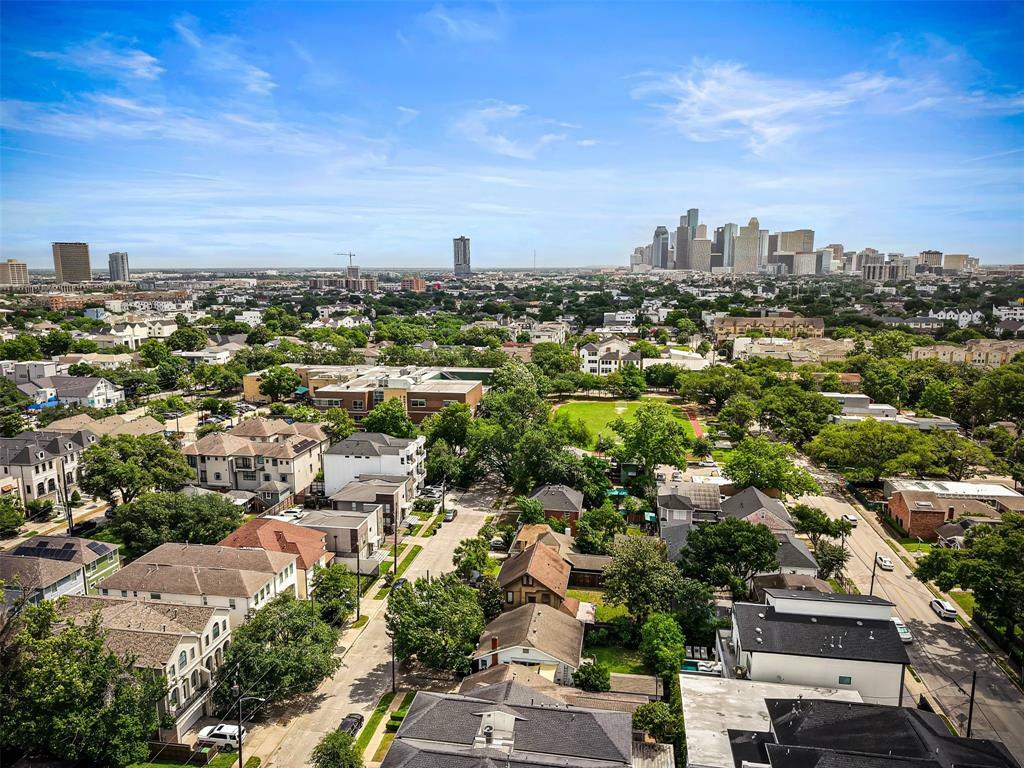 Property Photo: 1716 Maryland Street C TX 77006