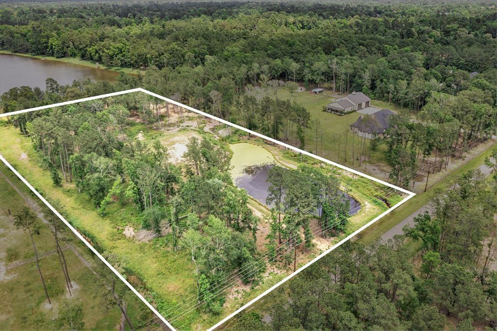 Property Photo: 10114 Woodlane Boulevard TX 77354