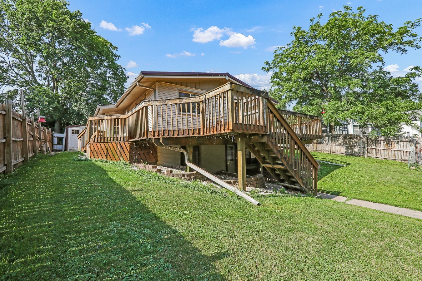 Property Photo: 2313 8th Avenue E IA 52595