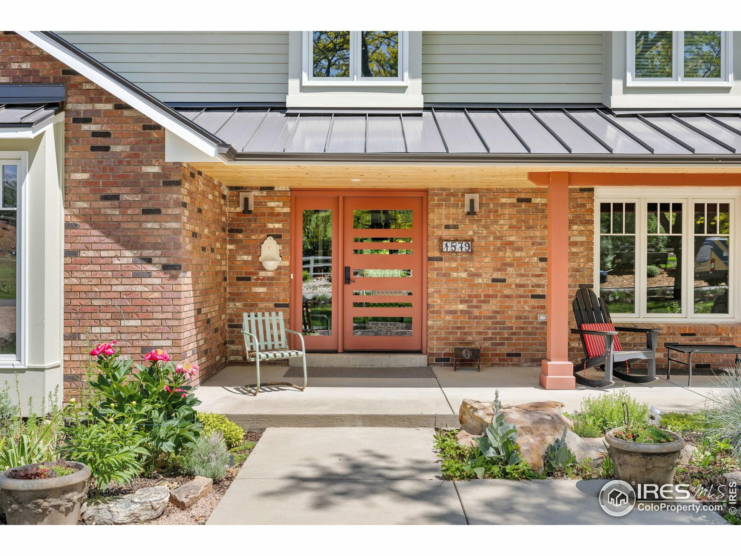 Property Photo:  1579 W Costilla Pl  CO 80120 