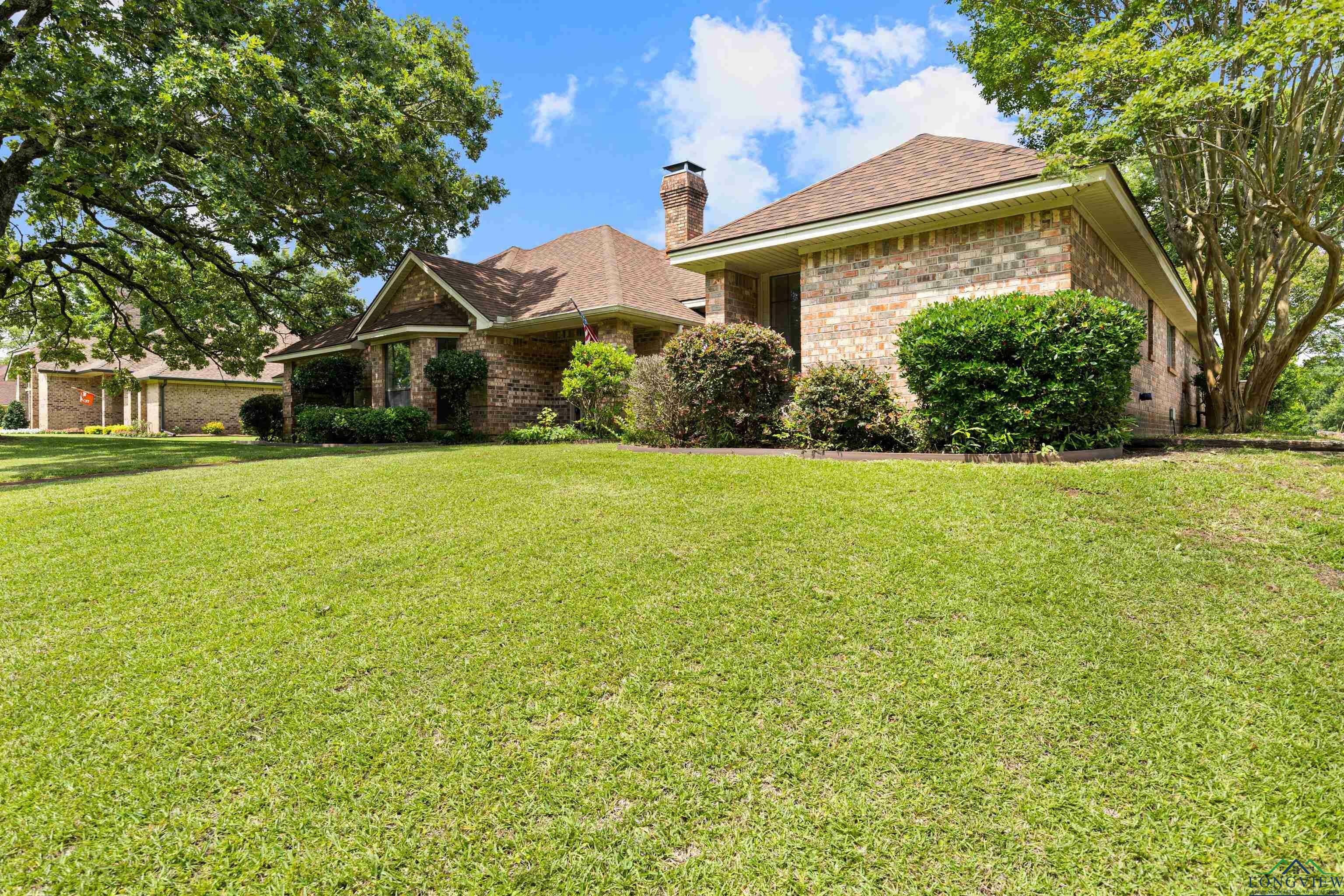 Property Photo: 1307 Spring Tree Ln TX 75662