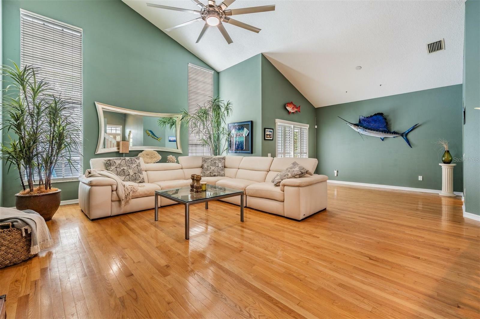 Property Photo: 9806 Bennington Drive FL 33626